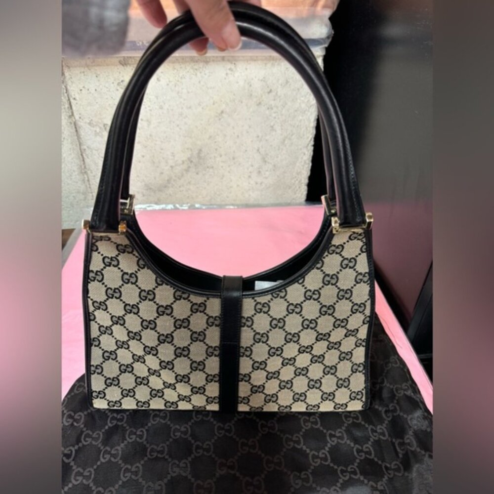 Gucci Black GG Canvas Shoulder Bag - Picture 2 of 9
